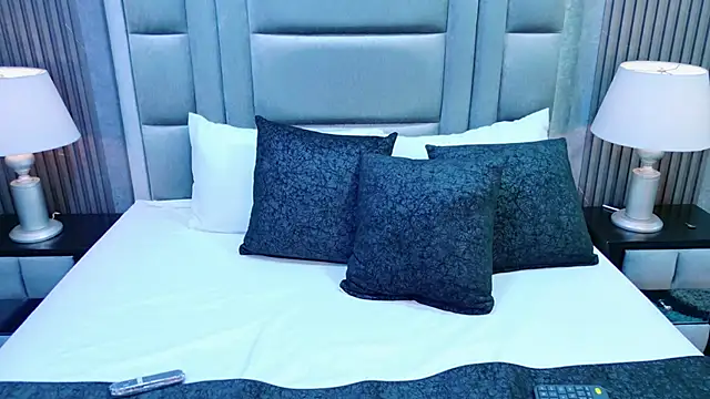 Snapshot of MadysonMiler chatting on 12.03.25 MadysonMiler online show from 12.03.25