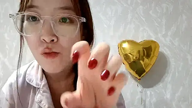 MollyTiger online show from 12.17.25