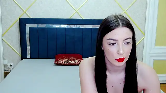 Snapshot of SaraElisse chatting on 12.02.25 SaraElisse online show from 12.02.25