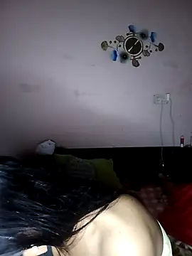 your-Mia07 online show from 12.15.25