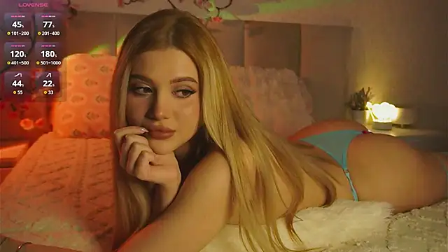 Snapshot of StripKelly chatting on 02.12.26 StripKelly online show from 02.12.26