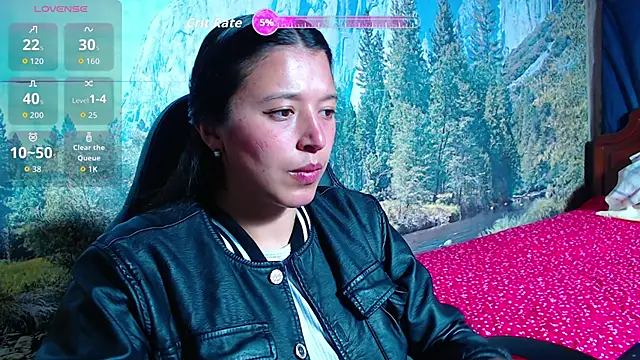 Snapshot of luanablood chatting on 11.30.25 luanablood online show from 11.30.25