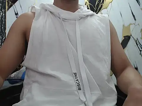 Snapshot of simonm667 chatting on 05.16.26 simonm667 online show from 05.16.26