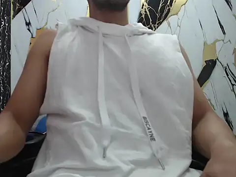 Snapshot of simonm667 chatting on 05.16.26 simonm667 online show from 05.16.26