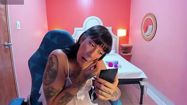 nora temptress online show from 12.20.25