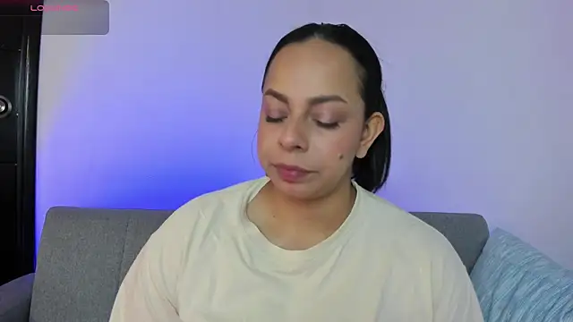 Snapshot of jimena_chic1 chatting on 06.23.26 jimena chic1 online show from 06.23.26