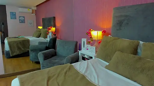 ArianaRosee  online show from 03.06.26