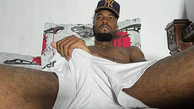 Snapshot of blaze_panther chatting on 12.03.25 blaze panther online show from 12.03.25