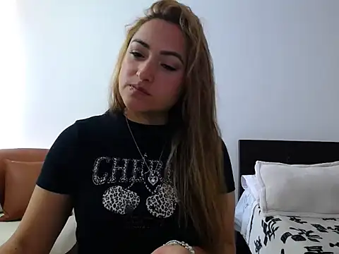 Snapshot of ximenaxcite19 chatting on 12.05.25 ximenaxcite19 online show from 12.05.25