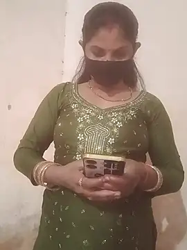 Snapshot of Pooja_bhabhi00 chatting on 12.05.25 Pooja bhabhi00 online show from 12.05.25