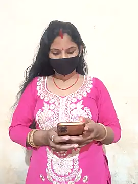 Snapshot of Pooja_bhabhi00 chatting on 12.14.25 Pooja bhabhi00 online show from 12.14.25