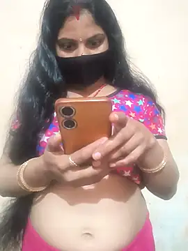 Snapshot of Pooja_bhabhi00 chatting on 12.15.25 Pooja bhabhi00 online show from 12.15.25