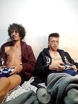 Snapshot of theyllorwillian chatting on 12.05.25 theyllorwillian online show from 12.05.25