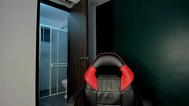 Snapshot of Harrishairy chatting on 04.01.26 Harrishairy online show from 04.01.26