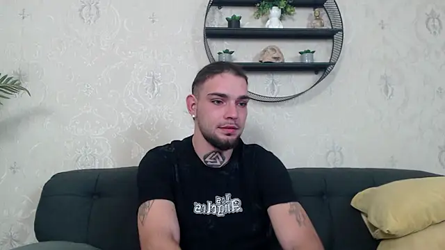 Snapshot of KaneHunter chatting on 12.01.25 KaneHunter online show from 12.01.25