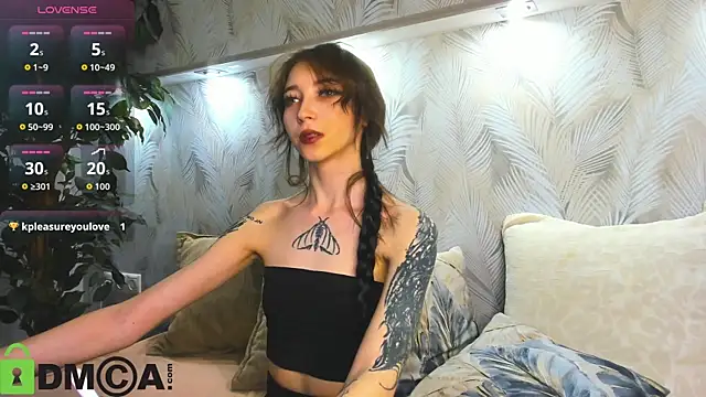 Snapshot of Ellen_Hops chatting on 06.19.26 Ellen Hops online show from 06.19.26