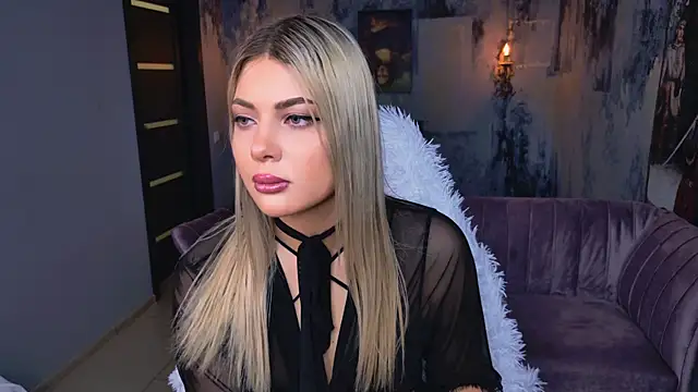 HyileyClark online show from 03.04.26