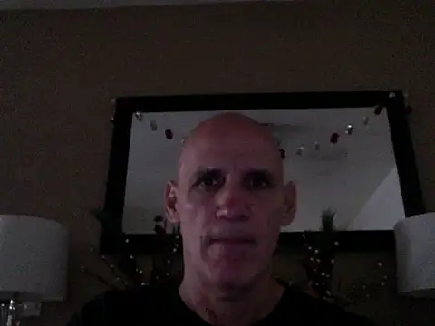 Snapshot of Elosoo chatting on 12.05.25 Elosoo online show from 12.05.25