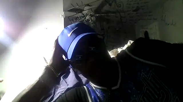 Snapshot of YOUNGmj6023 chatting on 12.20.25 YOUNGmj6023 online show from 12.20.25