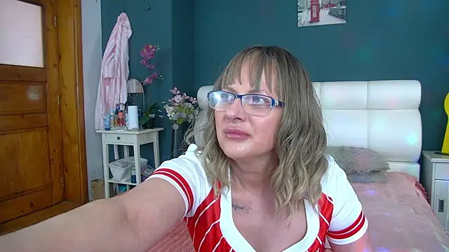 Cougar Milff online show from 04.19.26