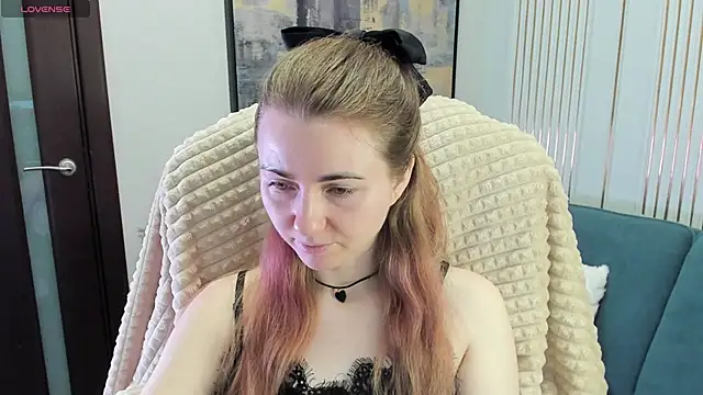 Snapshot of SofiAngela chatting on 12.03.25 SofiAngela online show from 12.03.25