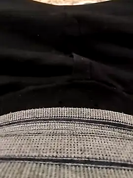 Snapshot of erdestruttor18 chatting on 12.18.25 erdestruttor18 online show from 12.18.25