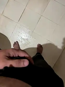 Snapshot of your_playboy_00 chatting on 11.27.25 your playboy 00 online show from 11.27.25