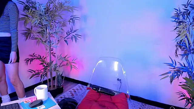 itsmroom  online show from 12.16.25