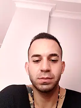 Snapshot of hazarcannn chatting on 11.27.25 hazarcannn online show from 11.27.25