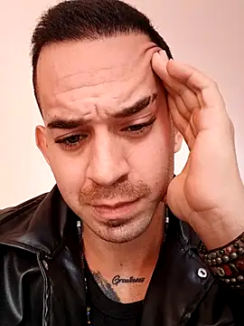 Snapshot of hazarcannn chatting on 11.30.25 hazarcannn online show from 11.30.25