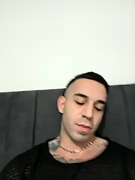 Snapshot of hazarcannn chatting on 12.17.25 hazarcannn online show from 12.17.25