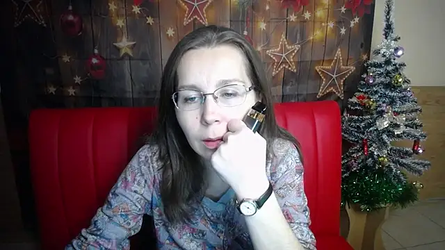 Snapshot of DaisyEdit chatting on 12.21.25 DaisyEdit online show from 12.21.25