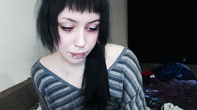 Snapshot of Lucyy666 chatting on 12.04.25 Lucyy666 online show from 12.04.25