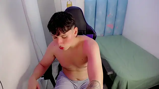 Snapshot of d_moneyy_ chatting on 12.05.25 d moneyy online show from 12.05.25