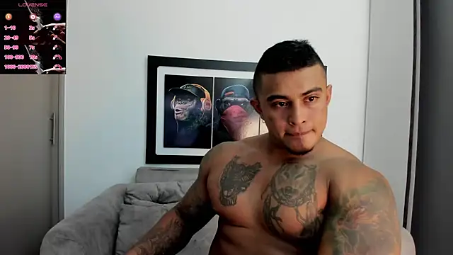 Snapshot of Maxkarther chatting on 11.30.25 Maxkarther online show from 11.30.25