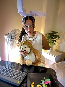 Snapshot of ZoeyFierce chatting on 11.29.25 ZoeyFierce online show from 11.29.25