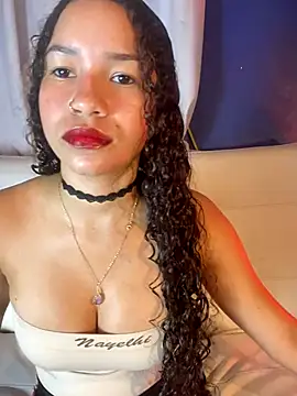 Snapshot of ZoeyFierce chatting on 12.04.25 ZoeyFierce online show from 12.04.25