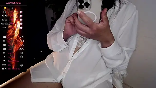 Snapshot of Whisperingfire chatting on 12.14.25 Whisperingfire online show from 12.14.25