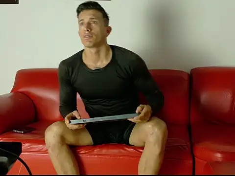 Snapshot of Arturo_reyes chatting on 12.17.25 Arturo reyes online show from 12.17.25