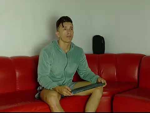 Snapshot of Arturo_reyes chatting on 12.18.25 Arturo reyes online show from 12.18.25