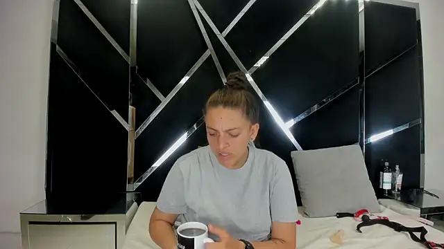 Alyssa Noah online show from 04.27.26