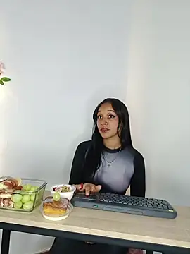 Snapshot of coraline_vera chatting on 11.27.25 coraline vera online show from 11.27.25