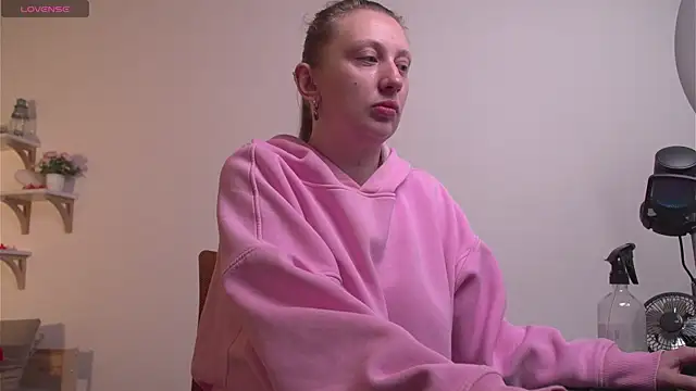 Snapshot of Helga_vibe chatting on 06.24.26 Helga vibe online show from 06.24.26