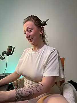 Snapshot of Helga_vibe chatting on 07.18.26 Helga vibe online show from 07.18.26