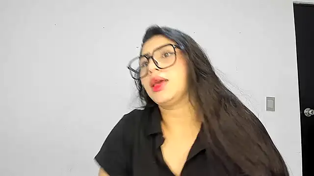 Snapshot of ROUS_SWEET_ chatting on 12.22.25 ROUS SWEET online show from 12.22.25