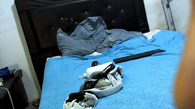 Snapshot of Alonso_parati chatting on 12.15.25 Alonso parati online show from 12.15.25