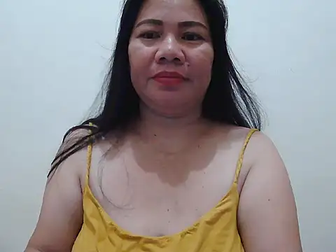 Snapshot of hottiemama69 chatting on 11.29.25 hottiemama69 online show from 11.29.25