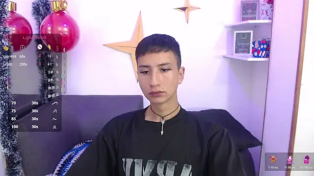 Snapshot of AngelRonson_ chatting on 12.16.25 AngelRonson online show from 12.16.25