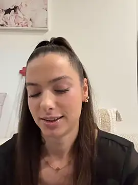 Snapshot of Sugarbellax chatting on 12.14.25 Sugarbellax online show from 12.14.25