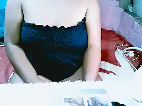 Snapshot of FlorMoreno_Palangga chatting on 12.04.25 FlorMoreno Palangga online show from 12.04.25